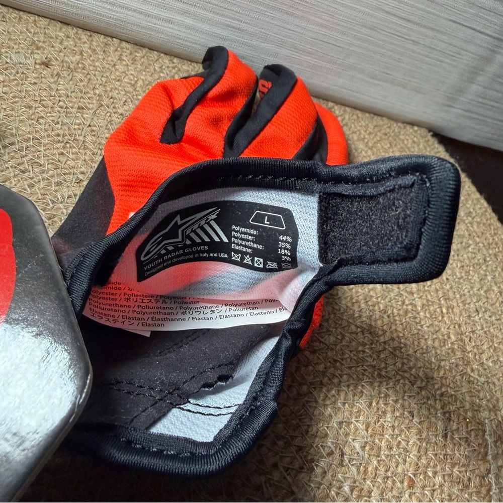 Alpinestars Orange and Black Youth Radar Gloves NWT size youth large - Picture 6 of 16